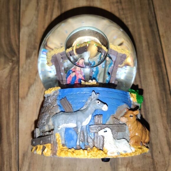 Kcare Musical Water Globe Nativity Scene 5½'in Tall - Picture 7 of 7